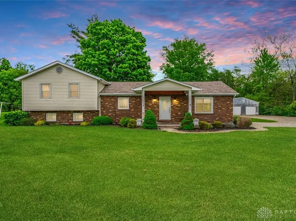 4508 Heckathorn Rd, Brookville, OH 45309