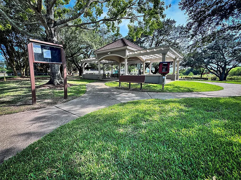 203 Las Brisas St — Photo 43