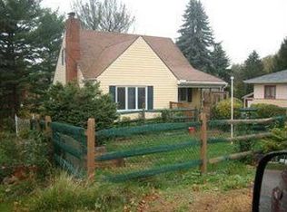 23 Beach Dr, Charleroi, PA 15022