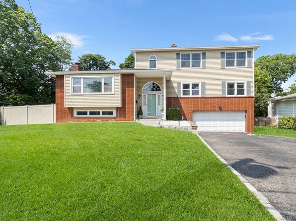 14 Arcadia Place, Yonkers, NY 10710