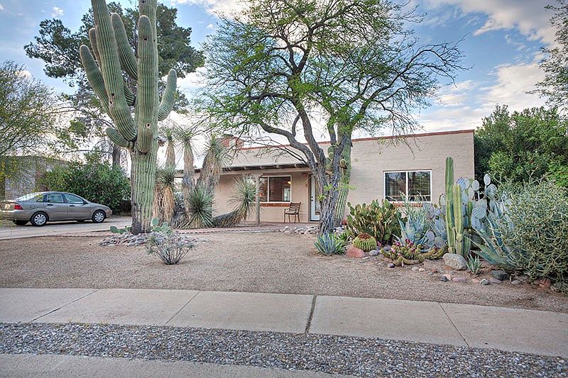 1st image of 209 S Placita Arcos
