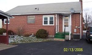 2nd image of 223 Rose St