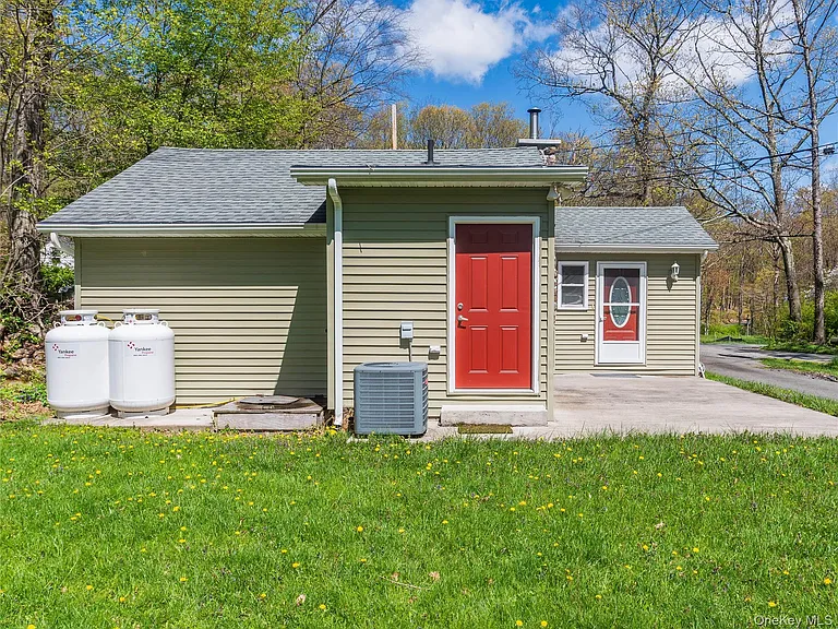 797 Forest Glen Rd — Photo 26