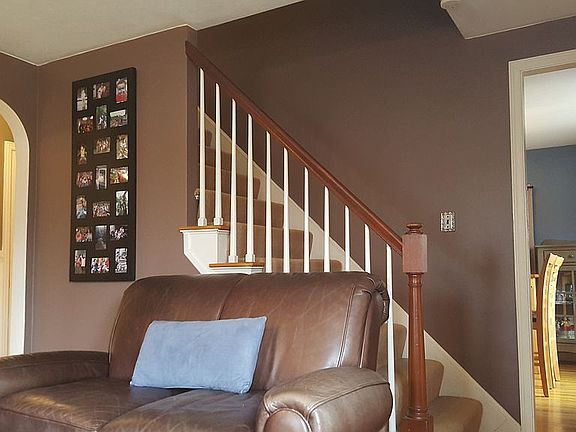 4th image of 20 Oakwood Ave