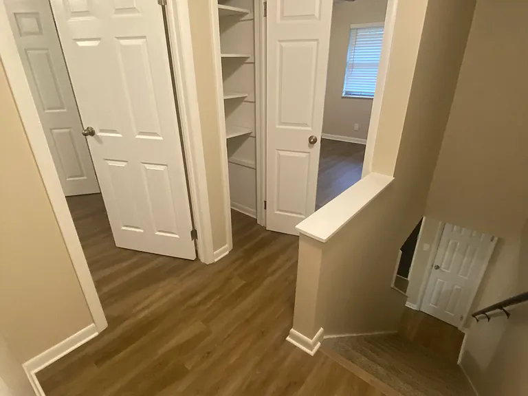 119 Royce Cir #119 — Photo 6