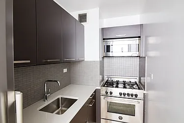 Rented by Manhattan Realty Group