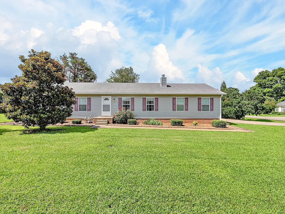 2504 Angelyn Dr