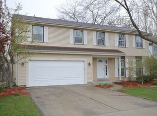 1331 Green Knolls Dr, Buffalo Grove, IL