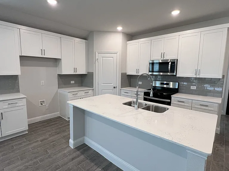 708 Palazzo Pl — Photo 4