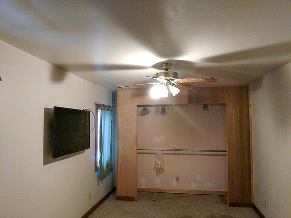 5th image of 107 W Lincoln Ave #W