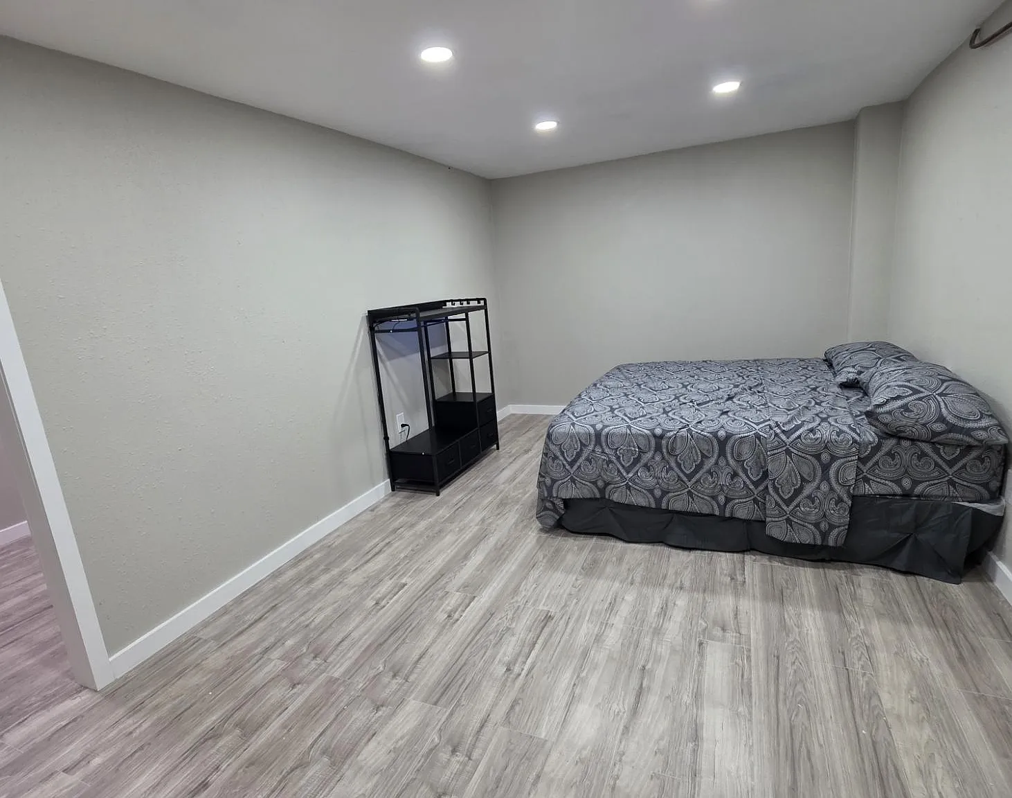 4 bed, 3.0 bath, 1980 sqft, $1,139 — Photo 1