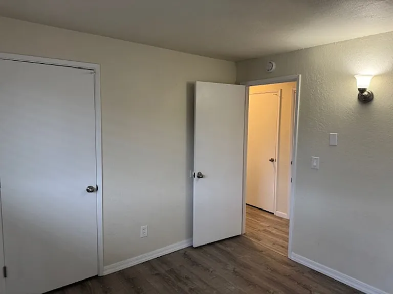 3007-3009 Juanipero Way — Photo 14