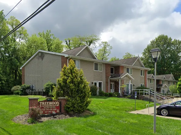 808 Treewood Dr #808, Hillsboro, OH 45133
