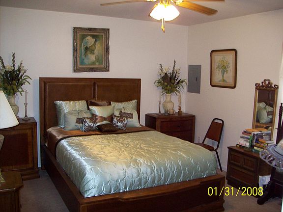 3rd image of 632 N East Park Ln