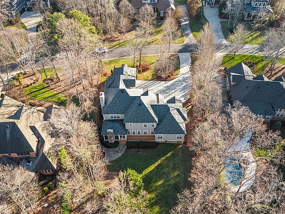 3rd image of 133 Tea Olive Ln