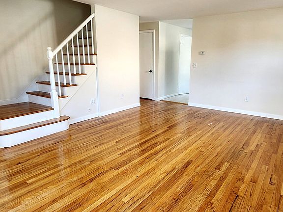 3rd image of 14 Lewis Rd