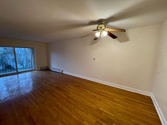 5th image of 6701 N Ashland Ave #304