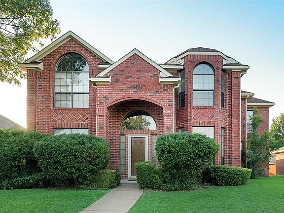 2nd image of 1701 Springwood Dr