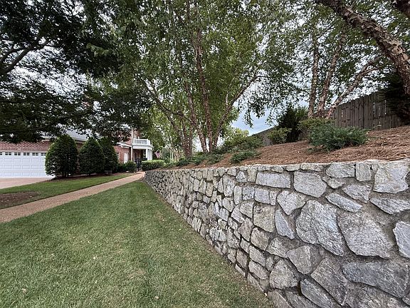 5th image of 114 Ormesby Pl