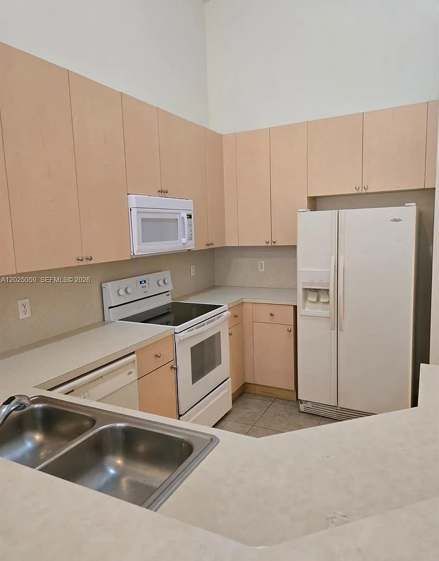 2 bed, 2.0 bath, $2,200 — Photo 4