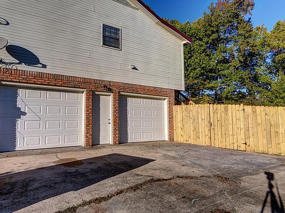 4th image of 4017 Leigh Ln