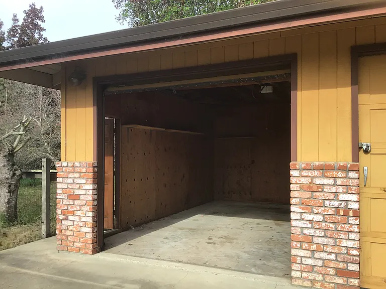 covered garage