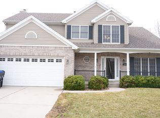 2806 Longmeadow Ln, Bloomington, IL 61704