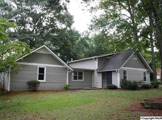 811 Christopher Cir, Albertville, AL 35951