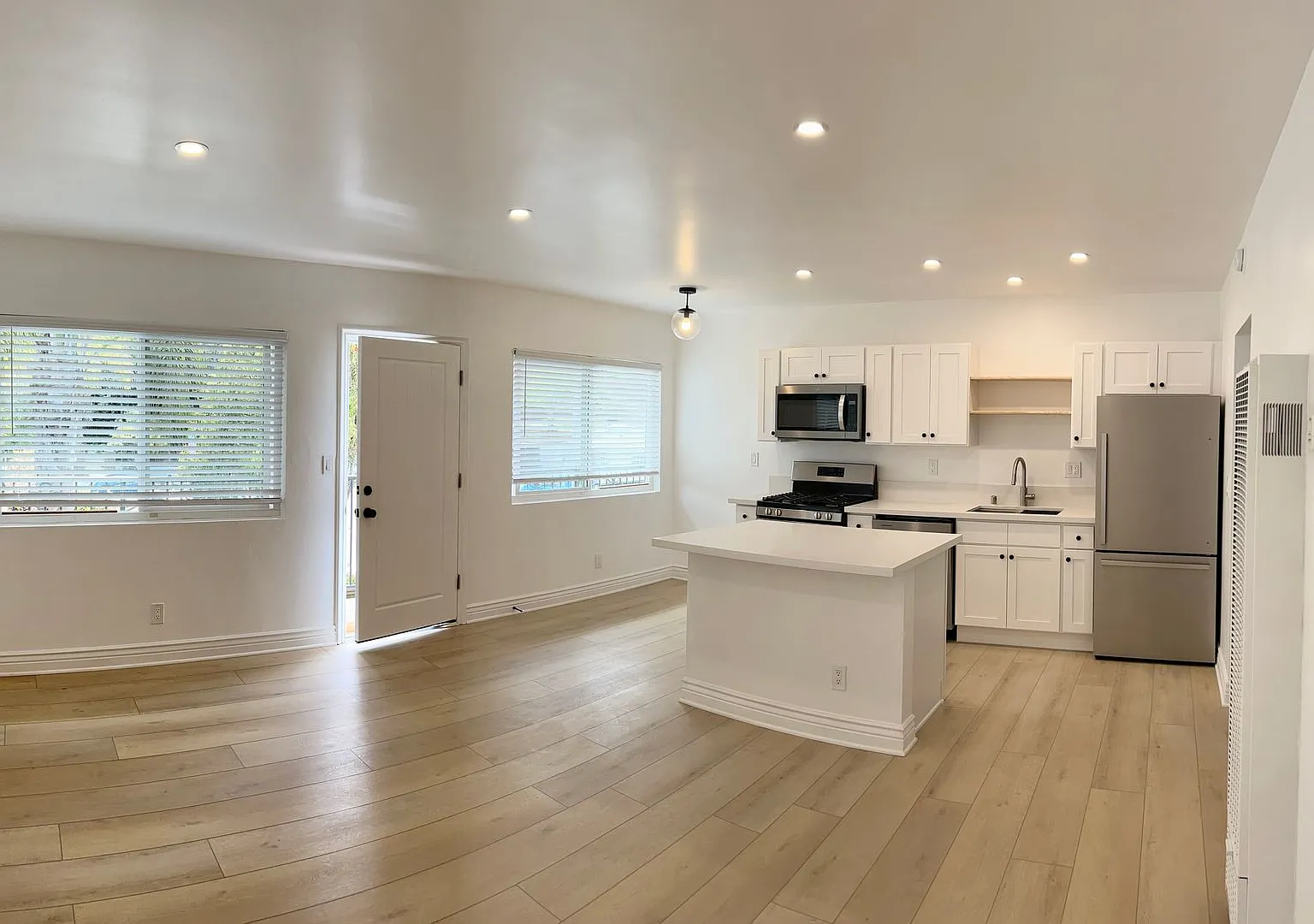 203 Ladera Street — Photo 2