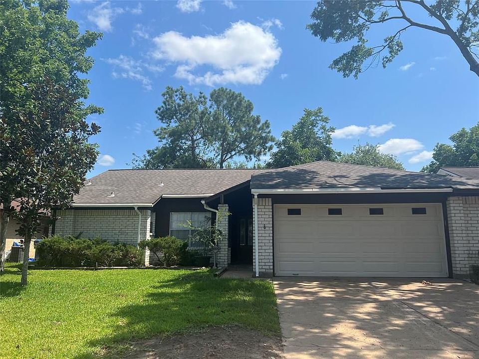 1st image of 17815 Autumn Hills Dr