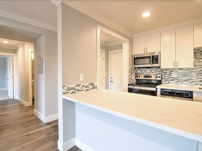 Stone Creek Apartments — Photo 4