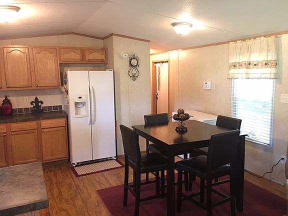 3rd image of 185 Anita St