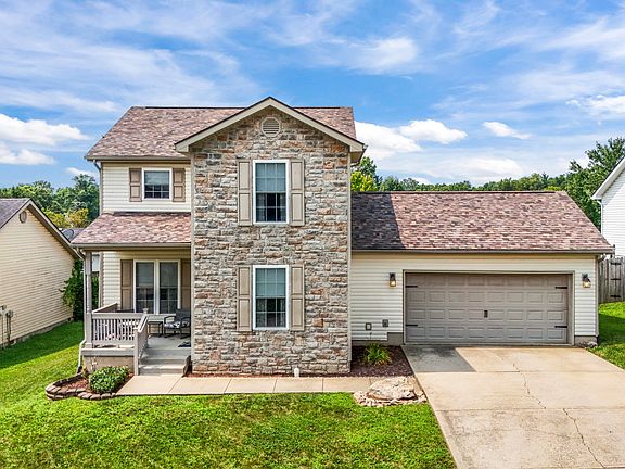 3rd image of 104 Harp Ct