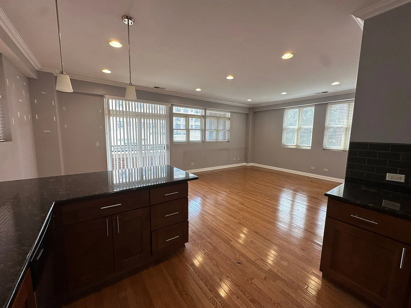 2 bed, 1350 sqft, $2,600 — Photo 2