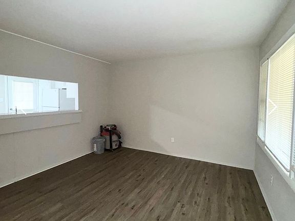 5th image of 11323 E Lexington Ave