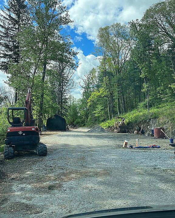 2nd image of 1351 Haines Extension Rd