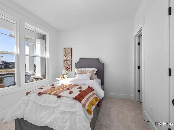 4th image of 7531 Brook Villa Ct