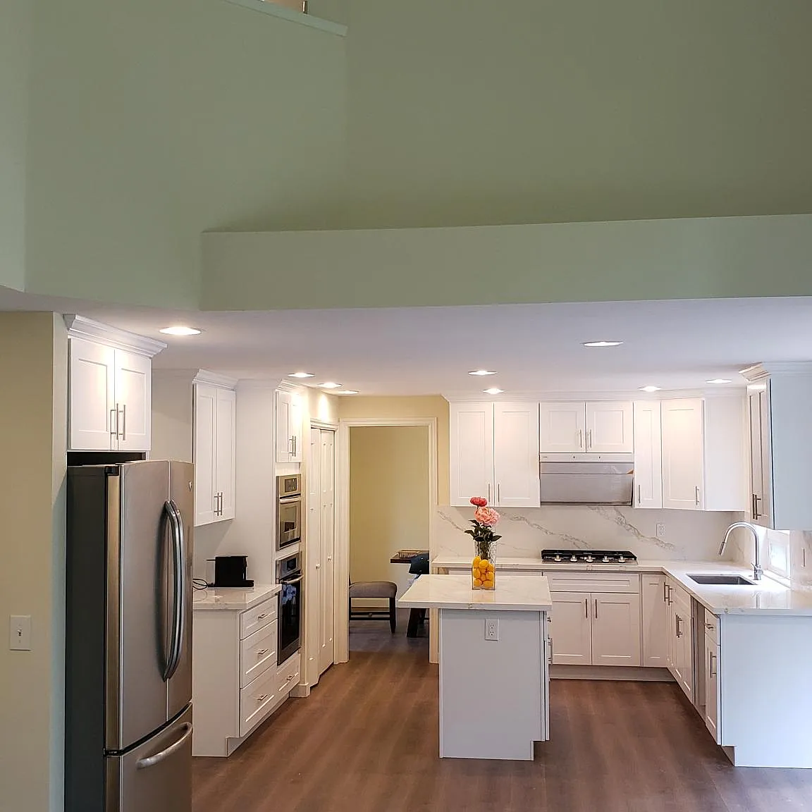 4 bed, 2.5 bath, 2527 sqft, $4,400 — Photo 4