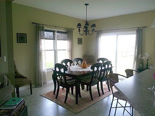 5th image of 394 Meadow Dr