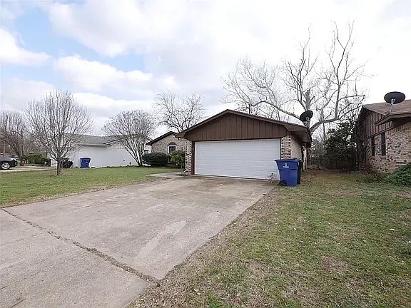 2702 Shawn Dr