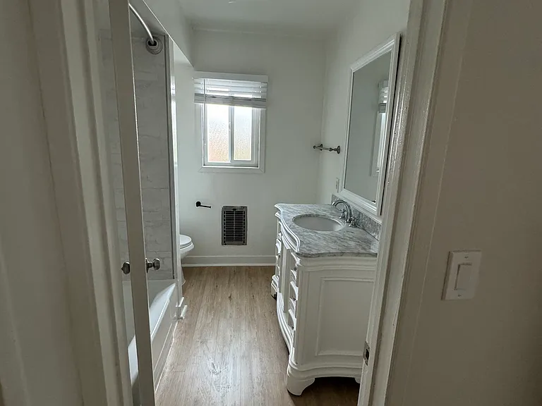 14931 Roscoe Blvd — Photo 13