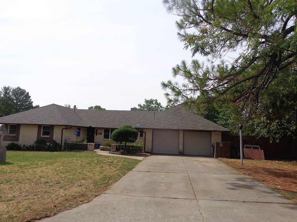 1st image of 806 Palm Dr