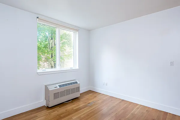 Rented by Nooklyn NYC LLC | media 21