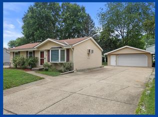 818 Villa Park Dr, West Bend, WI 53090