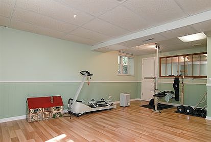 5th image of 1033 Hillwood Cir