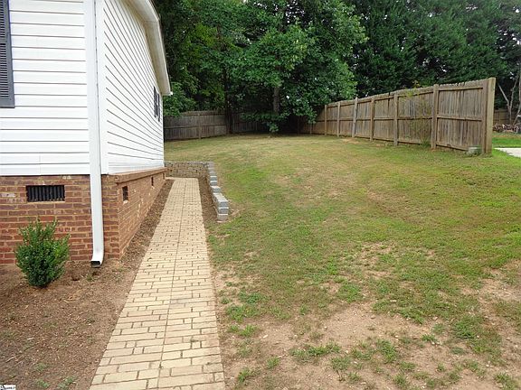 4th image of 321 Piedmont Ave