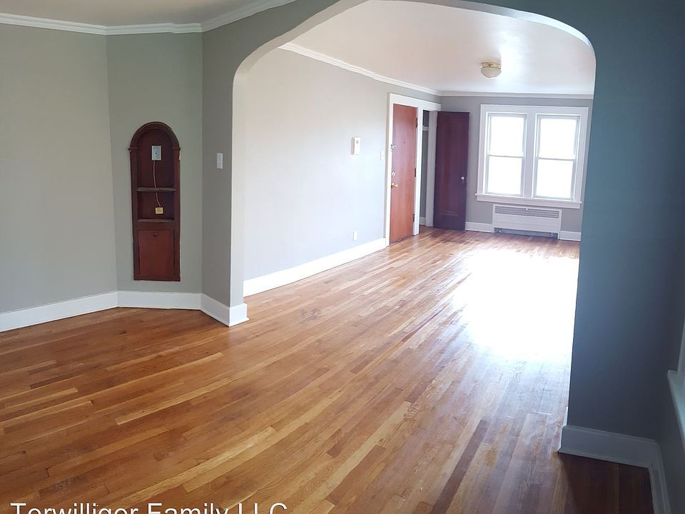 1st image of 8 Lincoln Ave #2W