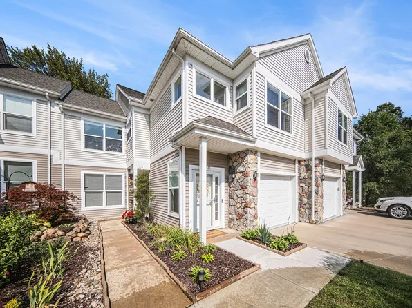611 Pebblestone Ln, Chelsea, MI 48118