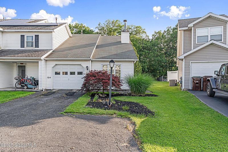 2nd image of 82 Marsdale Court