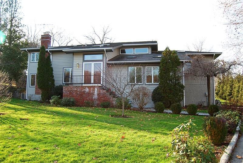 1st image of 64 Butterwood Ln E